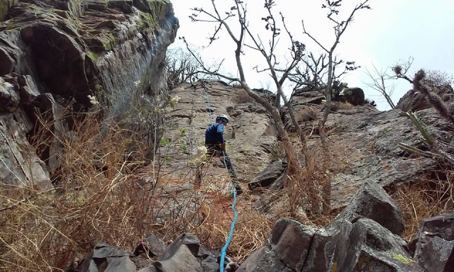 Con mucho cuidado baja